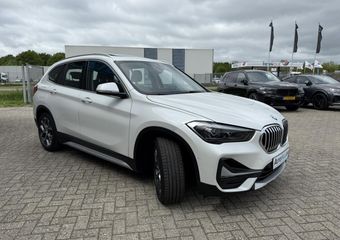 BMW X1 xDrive25e xLine Panoramadak Stuurverwarming Head-Up Display Achteruitrijcamera ACC
