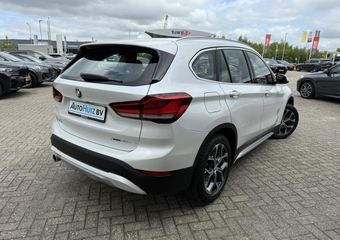 BMW X1 xDrive25e xLine Panoramadak Stuurverwarming Head-Up Display Achteruitrijcamera ACC