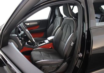 Volvo XC40 Recharge P8 AWD R-Design | 360º camera | Stoel- en stuurverwarming | Keyless