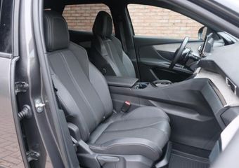 Peugeot 3008 1.2 PureTech 130pk EAT8 GT | Black Pack | Navi | App Connect | Adaptive Cruise | Keyless | Elektrische Achterklep
