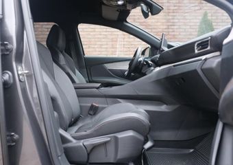Peugeot 3008 1.2 PureTech 130pk EAT8 GT | Black Pack | Navi | App Connect | Adaptive Cruise | Keyless | Elektrische Achterklep