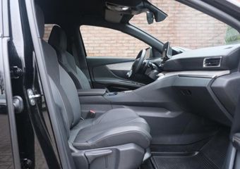 Peugeot 3008 1.2 PureTech 130pk EAT8 GT | Black Pack | Navi | App Connect | Adaptive Cruise | Keyless | Elektrische Achterklep