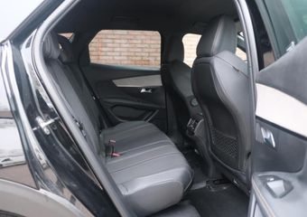Peugeot 3008 1.2 PureTech 130pk EAT8 GT | Black Pack | Navi | App Connect | Adaptive Cruise | Keyless | Elektrische Achterklep