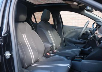 Opel CORSA 1.2 Turbo 130pk EAT8 GS | Navi | App Connect | Climate | Full LED | Panoramadak | Camera | Blind Spot | Winter Pakket