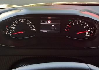 Peugeot 208 1.2 PureTech Active Pack met o.a. Navigatie, Parkeersensoren en Airco
