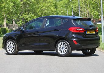 Ford FIESTA 1.0 EcoBoost 95pk Connected / Naviagtie / Parkeersensoren voor én achter / Sportvelgen / Cruise control / 1e eigenaar