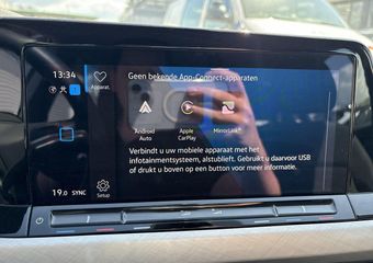Volkswagen GOLF 1.0 eTsi 110pk DSG Life · Apple/Android Car Play · Navi · P-Sensoren · Sfeerverlichting · 16” Inch · Garantie t/m 26-10-2026 of 100.000km