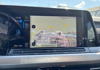 Volkswagen GOLF 1.0 eTsi 110pk DSG Life · Apple/Android Car Play · Navi · P-Sensoren · Sfeerverlichting · 16” Inch · Garantie t/m 26-10-2026 of 100.000km