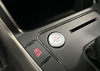 Volkswagen POLO 1.0 Tsi 95pk DSG Highline · Keyless · Apple/Android Car Play · Navi · P-Sensoren · Limiter · 15” Inch ·