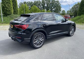 Audi Q3 Sportback 35 TFSI 150pk S Edition Competition S-Tronic / Navigatie / Stoelverwarming / Camera