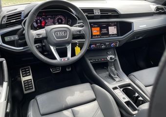 Audi Q3 Sportback 35 TFSI 150pk S Edition Competition S-Tronic / Navigatie / Stoelverwarming / Camera