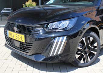 Peugeot 208 1.2 Hybrid 110PK e-DCS6 Allure Navigatie, 360 camera, Lichtmetalen velgen, Parkeerhulp voor & achter, Cruise Control