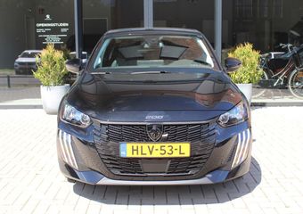 Peugeot 208 1.2 Hybrid 110PK e-DCS6 Allure Navigatie, 360 camera, Lichtmetalen velgen, Parkeerhulp voor & achter, Cruise Control