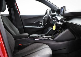 Peugeot 2008 1.2 PureTech 130 Allure | LED | HALF LEDER | DAB | APPLE