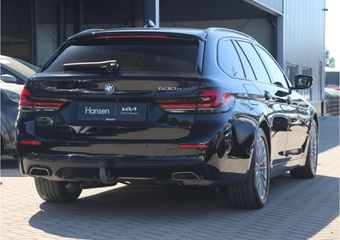 BMW 5-SERIE 530e xDrive High Executive I Leder I Trekhaak I Camera