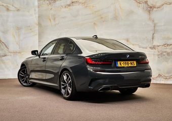 BMW 3-SERIE M340i xDrive, 19″, H/K, HUD, LED, adatiep M onderstel, privacy, dealeroh