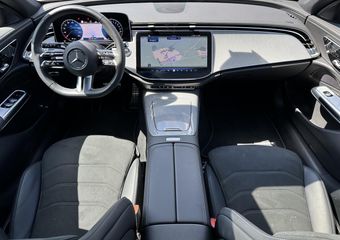 Mercedes-Benz E-estate 300 e AMG Line Night Alpingrau | Pano-dak | Trekhaak | 360-Camera |