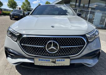 Mercedes-Benz E-estate 300 e AMG Line Night Alpingrau | Pano-dak | Trekhaak | 360-Camera |