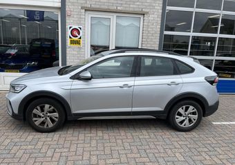Volkswagen Taigo 1.0 TSI Life / AUTOMAAT/ PARK. SENSOREN V+A/ ACC/ DAB/ APP-CONNECT/ NAVI/ LED/ AIRCO/ ISOFIX/ DIGITAL DASH/ 16″