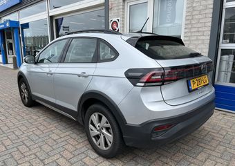Volkswagen Taigo 1.0 TSI Life / AUTOMAAT/ PARK. SENSOREN V+A/ ACC/ DAB/ APP-CONNECT/ NAVI/ LED/ AIRCO/ ISOFIX/ DIGITAL DASH/ 16″