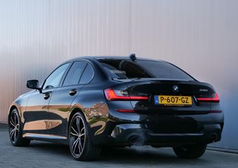 BMW 3-SERIE 330i High Executive M-Pakket / Carplay / Head-Up