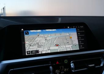 BMW 3-SERIE 330i High Executive M-Pakket / Carplay / Head-Up