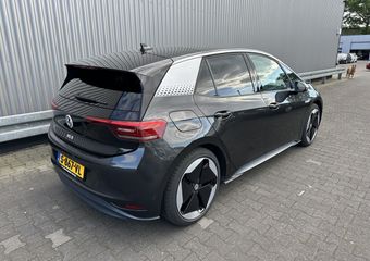 Volkswagen ID.3 First 58 kWh Clima, Navi, HUD, IQ Drive –Inruil Mogelijk–