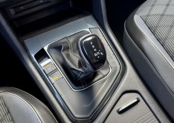 Volkswagen TIGUAN 1.5 TSI AUT7 3X R-LINE BLACK-LINE LEDER NAVI CAMERA  DIGI-DASH APPLE-CARPLAY IQ-DRIVE LED LMV PDC