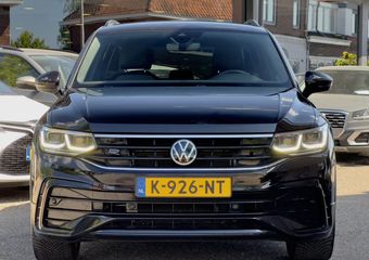 Volkswagen TIGUAN 1.5 TSI AUT7 3X R-LINE BLACK-LINE LEDER NAVI CAMERA  DIGI-DASH APPLE-CARPLAY IQ-DRIVE LED LMV PDC