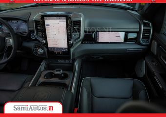 Dodge RAM PICKUP Laramie Night | Face Lift | 420Pk 636 Nn | Extra Groot Scherm + Passagiers Scherm | Comfortabele Dubbele Cabine met Royale 5 Zitplaatsen | Nu Leverbaar uit Voorraad | Voorraad Nr 2223 – 5047