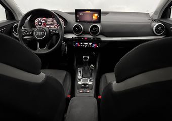 Audi Q3 35 TFSI S-Line Clima, Camera, Navi, Winterpakket, Virtual desk, A start stop, Cruise control adaptief