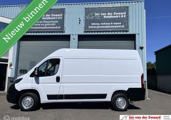 Peugeot BOXER 330 2.2 BlueHDi 120 Lang hoog EURO 6 3 zitplaatsen Trekhaak Airco