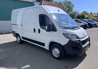 Peugeot BOXER 330 2.2 BlueHDi 120 Lang hoog EURO 6 3 zitplaatsen Trekhaak Airco
