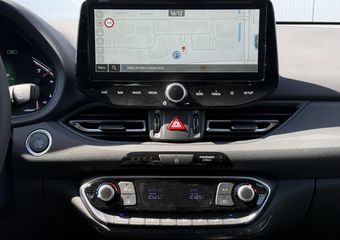 Hyundai I 30 Wagon 1.0 T-GDi MHEV Comfort Smart / ACTIE / ¤7055,- Voordeel Op Nieuwprijs / Navigatie / Climate Control / Cruise Control / Achteruitrijcamera / Parkeersensoren Achter / Bluelink /
