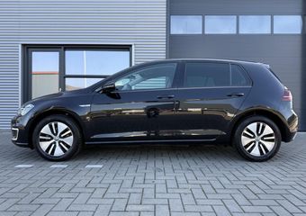Volkswagen e-Golf E-DITION ?SOH 93% ?Virtual Cockpit ?Full LED ?Warmtepomp ?Keyless ?Sfeerverlichting ?BLIS ?Navigatie ?Climate ?Adapt. Cruise ?Parkeersensoren ?Lichtmetaal