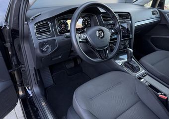 Volkswagen e-Golf E-DITION ?SOH 93% ?Virtual Cockpit ?Full LED ?Warmtepomp ?Keyless ?Sfeerverlichting ?BLIS ?Navigatie ?Climate ?Adapt. Cruise ?Parkeersensoren ?Lichtmetaal