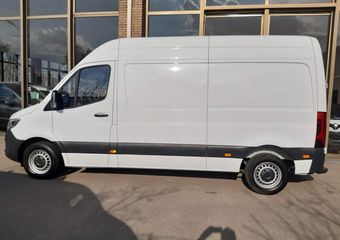 Mercedes-Benz SPRINTER 150Pk L2/H2 MBux Navigatie Camera 3-Persoons Trekhaak
