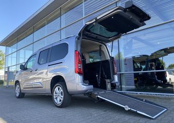 Toyota PROACE City Verso 4+1 Rolstoelauto 1.2 Turbo Active Long (Mooie ruime en zeer complete 4+1 Rolstoelauto!)