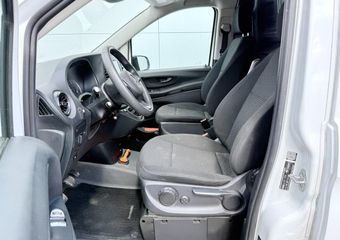 Mercedes-Benz VITO 116 CDI Automaat L3 Climate Control Cruise Control Trekhaak Navigatie Camera Parkeersensoren voor achter