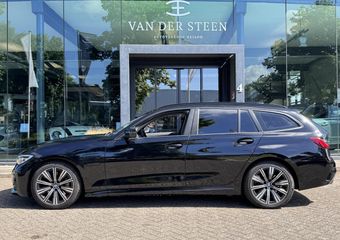 BMW 3-SERIE Touring 330e xDrive Business Edition Plus M Sport | Draadloze Telefoonlader | Dealer Onderhouden
