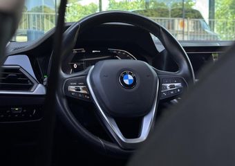 BMW 3-SERIE Touring 330e xDrive Business Edition Plus M Sport | Draadloze Telefoonlader | Dealer Onderhouden