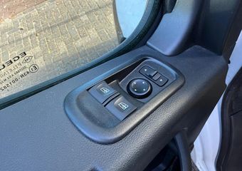 Renault MASTER T35 2.3 dCi 135 L2H2 Work Edition