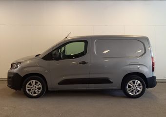 Peugeot PARTNER 1.6 BlueHDI Asphalt met o.a. Navigatie, Camera, Trekhaak en Sensoren voor en achter!