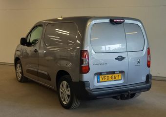 Peugeot PARTNER 1.6 BlueHDI Asphalt met o.a. Navigatie, Camera, Trekhaak en Sensoren voor en achter!