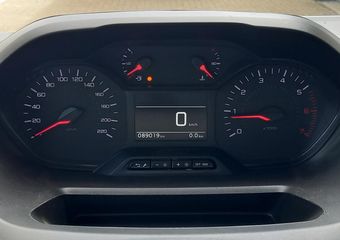 Peugeot PARTNER 1.6 BlueHDI Asphalt met o.a. Navigatie, Camera, Trekhaak en Sensoren voor en achter!