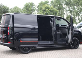 Ford TRANSIT CUSTOM 280 2.0TDCI 136pk L1H1 Trend | Stoel + Stuurverwarming | L+R Zijdeur | LED | Sync 4 13″ | Keyless | Camera | Carplay/Android | Lease 555,- p/m