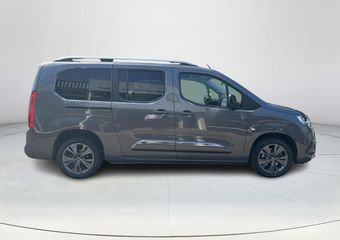 Toyota PROACE CITY Verso 1.2 Turbo Dynamic Long Automaat | 5 zitplaatsen | Carplay | Parkeercamera | Trekhaak |